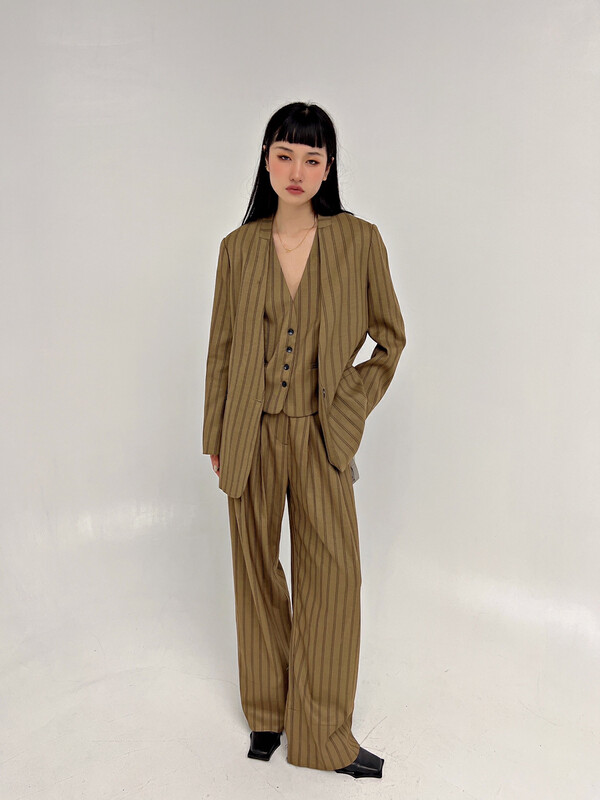 New in early autumn! [D.TWO D2] Retro striped wide-leg slim trousers 2305123# ZXL