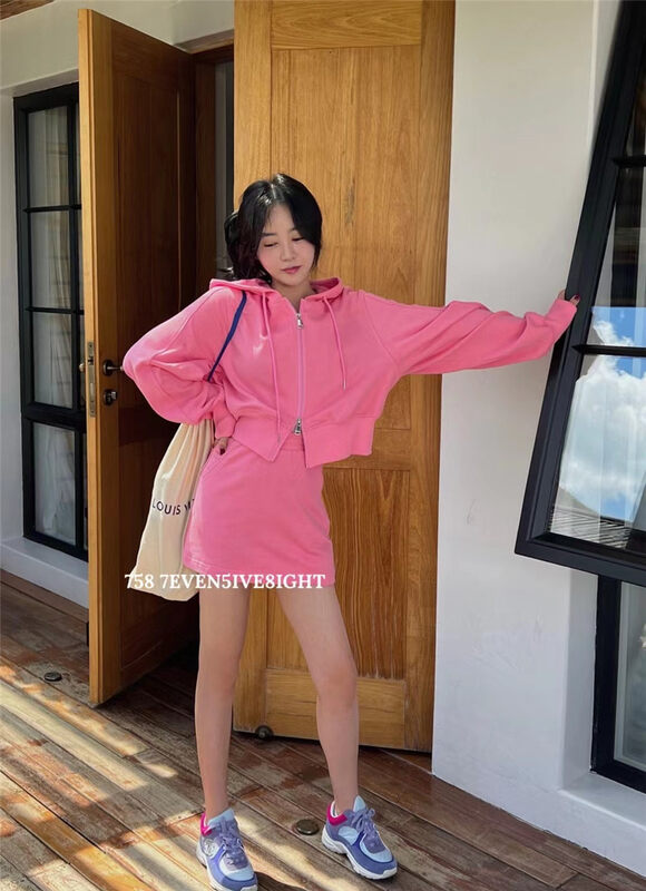 Early autumn new style!【7EVEN5IVE8IGHT】Korean version of age-reducing hooded sweater + simple short skirt suit 2061# HJY