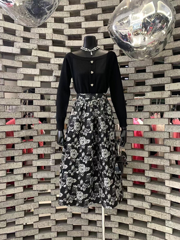 New in autumn! [D.TWO D2] Retro jacquard A-line high-end skirt 2329290# ZXL