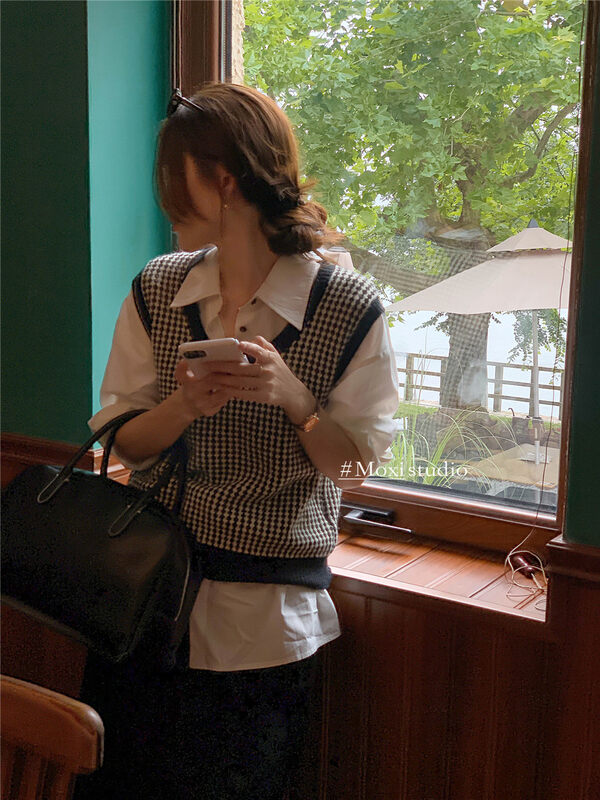 New in early autumn! [MOXI] Retro plaid knitted vest 58678# XJ