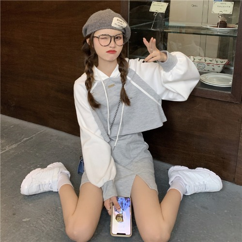 Early autumn suspender dress female 2022 new small skirt package hip skirt sweater suit skirt national tide two-piece set