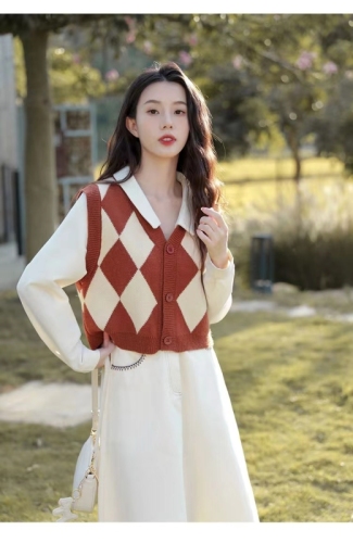 Vest new shirt vest retro rhombus knitted vest jacket women's all-match small spring and autumn sweater