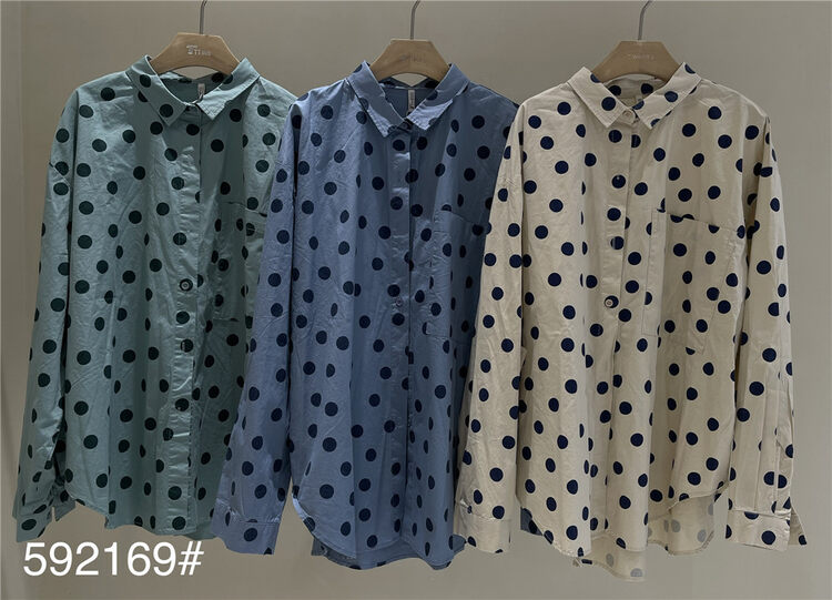 New in autumn! [Fabric] Single-breasted polka-dot slimming shirt 592169# L