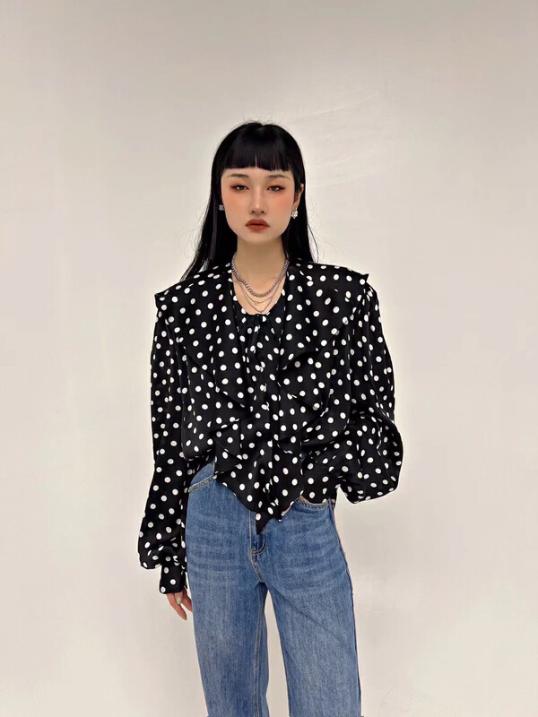 New in early autumn! [DTWO] polka dot ruffled fashion all-match shirt 2321076# ZXL