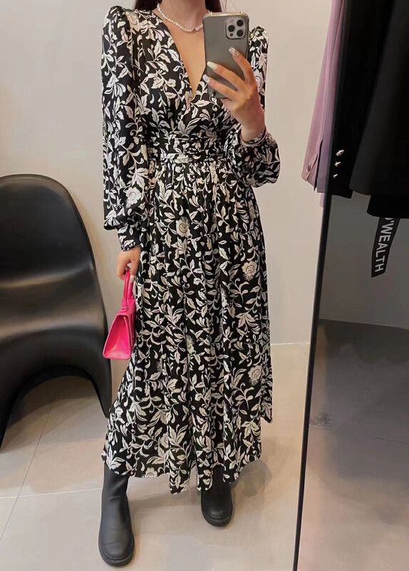 New in early autumn! [DTWO] floral V-neck temperament commuter little woman dress 2303191# ZXL