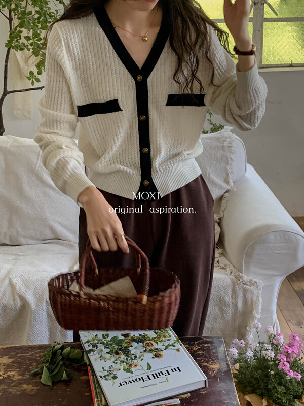 【MOXI】Simple temperament small fragrance contrast color metal button knitted cardigan 58670# CQW