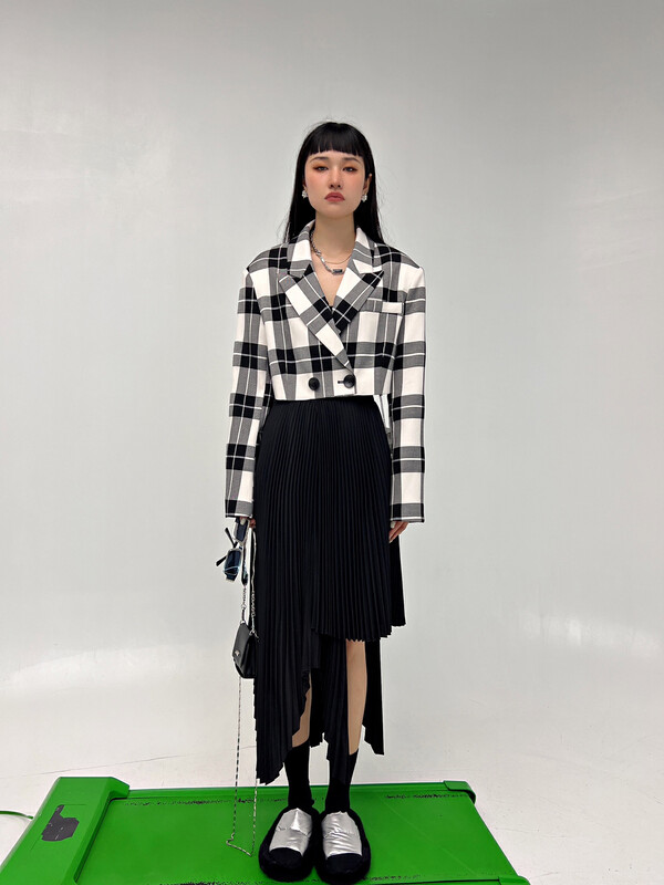 New in early autumn! [DTWO] Irregular pleated personalized skirt 2329110# ZXL