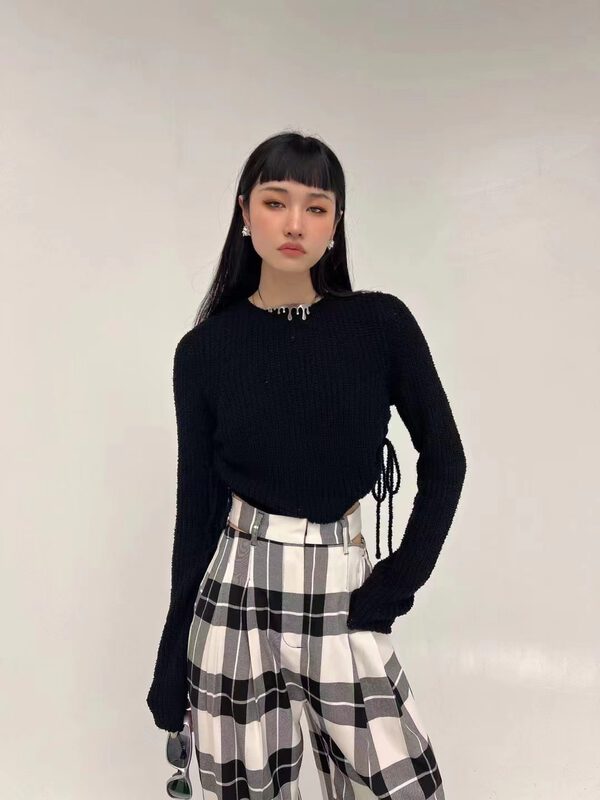New in early autumn! [D.TWO D2] Personalized strap design solid color short warm sweater 2319005# ZXL