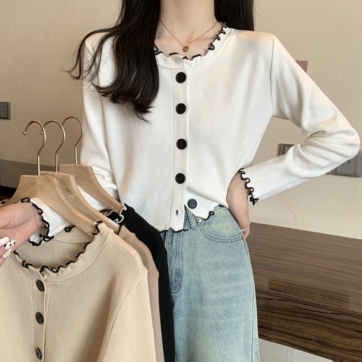 Real auction real price Early autumn Korean version loose fungus edge design sense knitted cardigan top