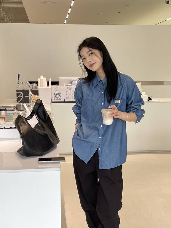 New in early autumn!【CLEAN SPACE】Simple label pocket loose denim shirt 32077# CQW