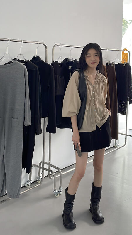 【CLEAN SPACE】Solid color loose V-neck lace shirt 32909# CQW