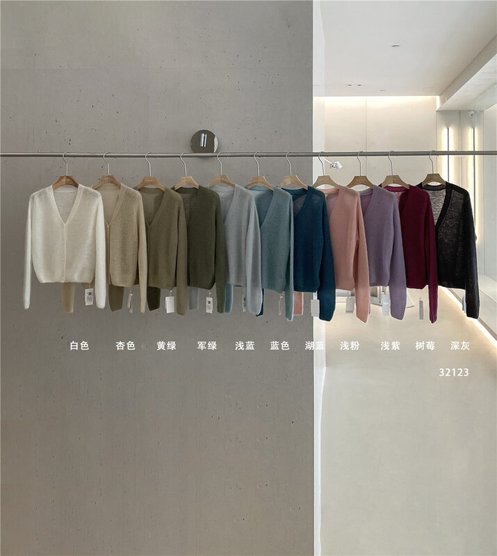 【CLEAN SPACE】Korean solid color all-match V-neck knitted cardigan with 28% wool 32123
