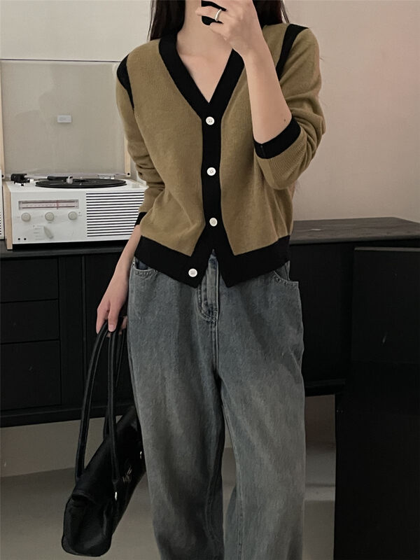 【CLEAN SPACE】Korean color-block design short knitted cardigan 100% Australian wool 33196