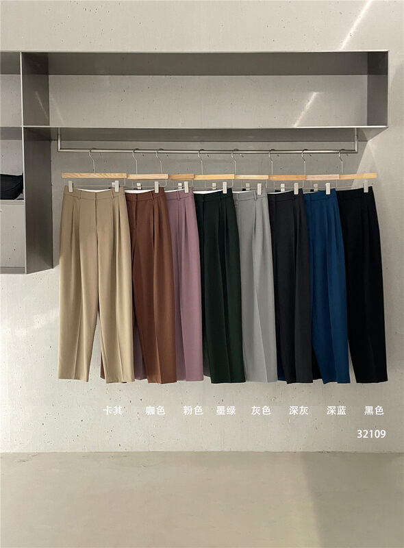 New in early autumn! [CLEAN SPACE] temperament commuter solid color cropped trousers 32109# CQW