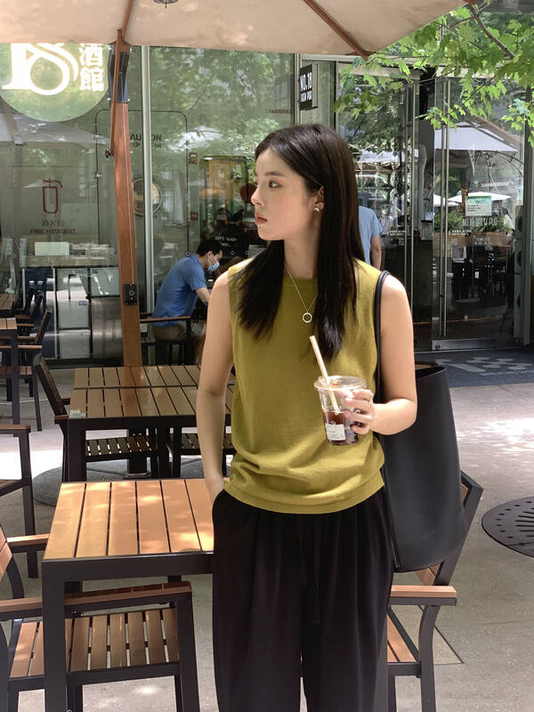 Early autumn new style, in advance [CLEAN SPACE] simple solid color round neck vest/sling 27939# CQW