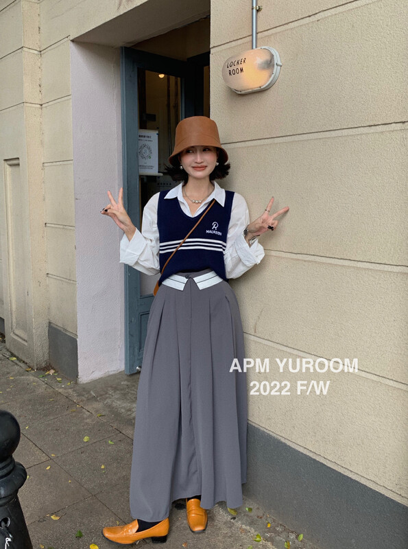 New in early autumn! [APM YUROOM] Korean version of the college style embroidered knitted vest/sling 9067# LSL