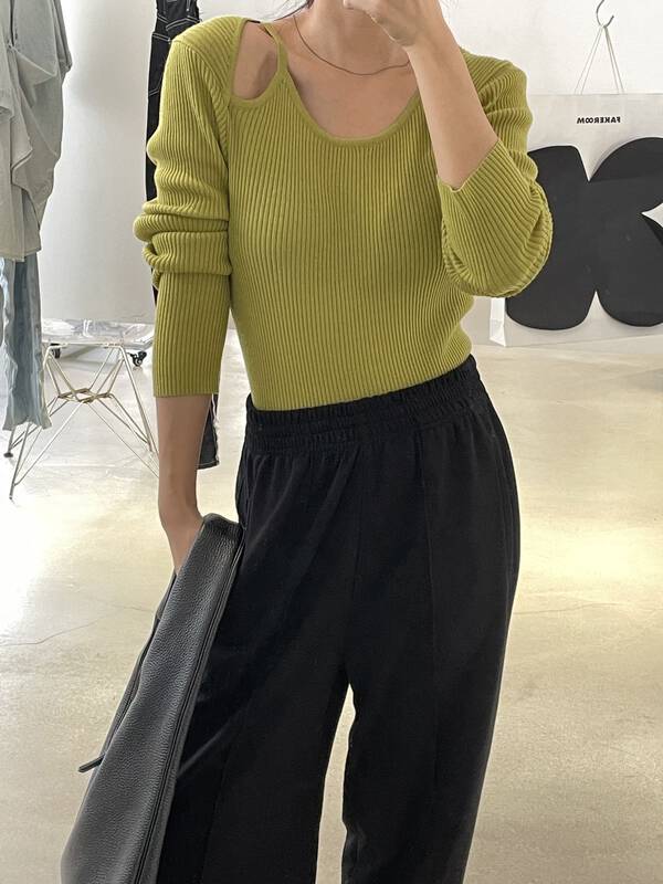 New in early autumn! 9 colors are available [CLEAN SPACE] solid color hollow design slim knitted sweater (including 26% wool) 31692# CQW