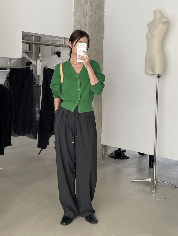 【CLEAN SPACE】Simple solid color V-neck casual knitted cardigan 32356