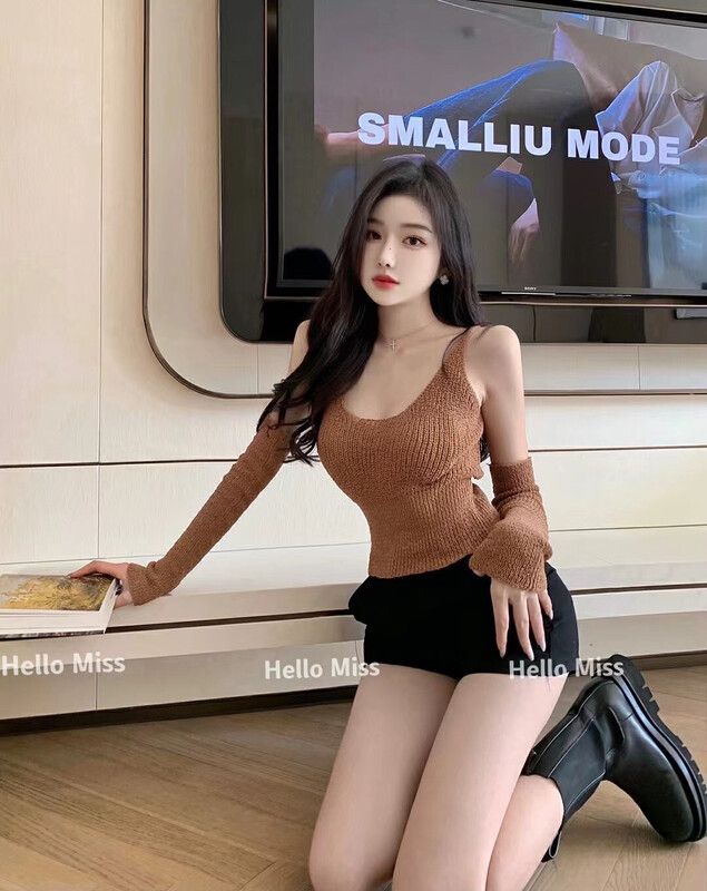 Autumn is new! [HELLO MISS] Design sling hot girl top + casual shorts suit (with sleeves) YS2-809# PCZ