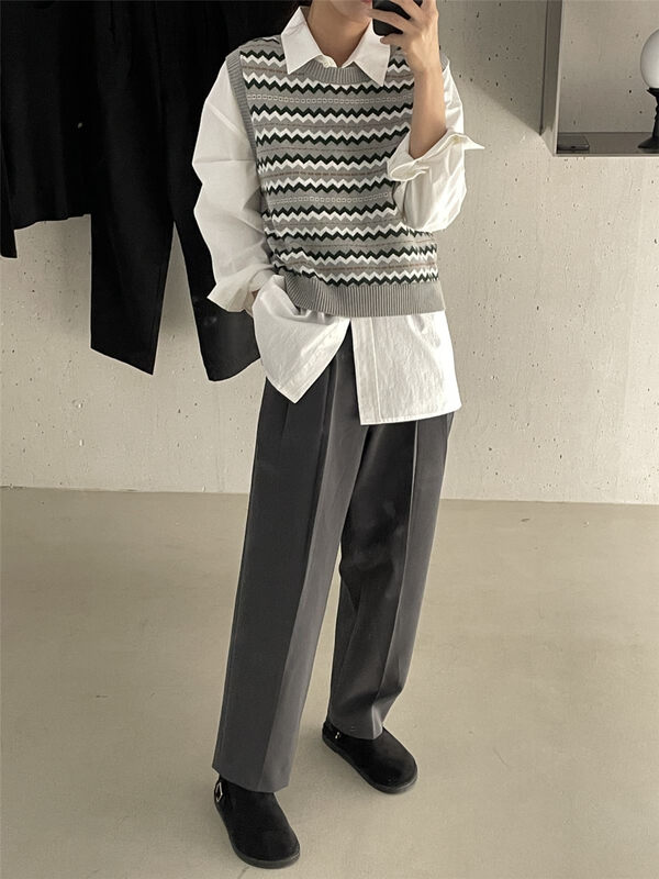 New in early autumn! [CLEAN SPACE] Personalized wave striped round neck vest 32189# CQW