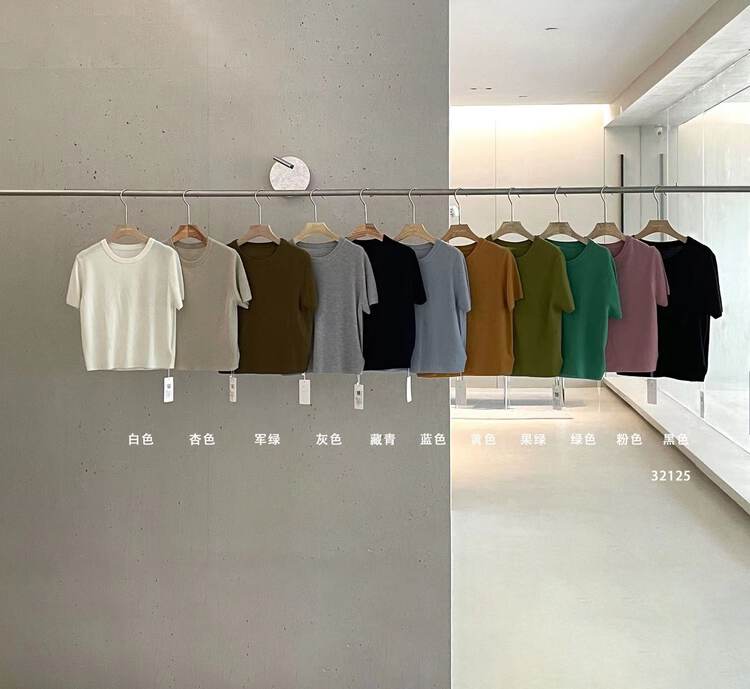 【CLEAN SPACE】Simple Solid Color Short Knit Sweater 32125