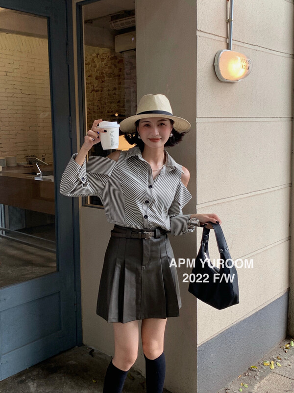 New in early autumn!【APM YUROOM】Korean striped off-shoulder shirt 9051# LSL