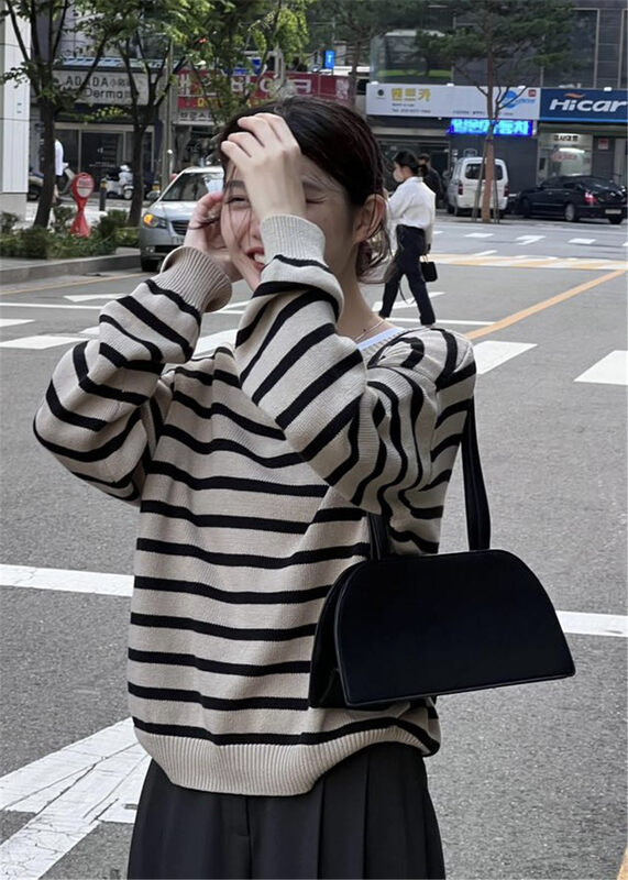 【CLEAN SPACE】Contrast color striped casual round neck sweater 27937