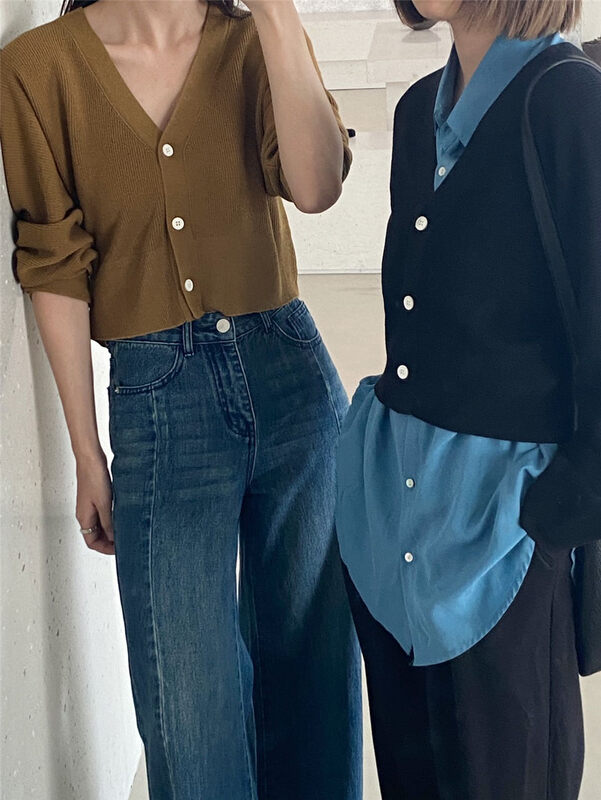 【CLEAN SPACE】Solid Color V-Neck Short Casual Knit Cardigan 33223