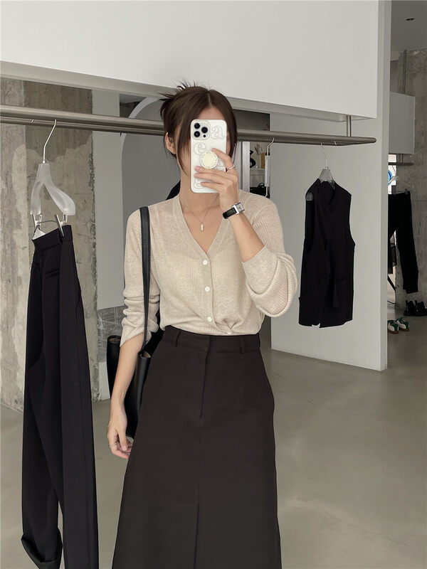 New in early autumn!【CLEAN SPACE】Simple solid color comfortable short knitted cardigan 33218# CQW