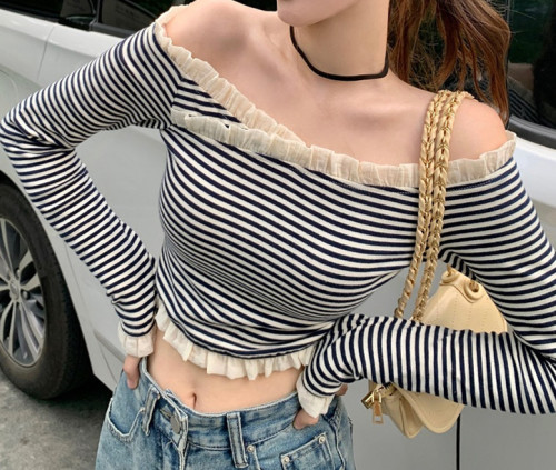 Striped one-shoulder long-sleeved T-shirt women's autumn new sweet hot girl sexy little clavicle short top