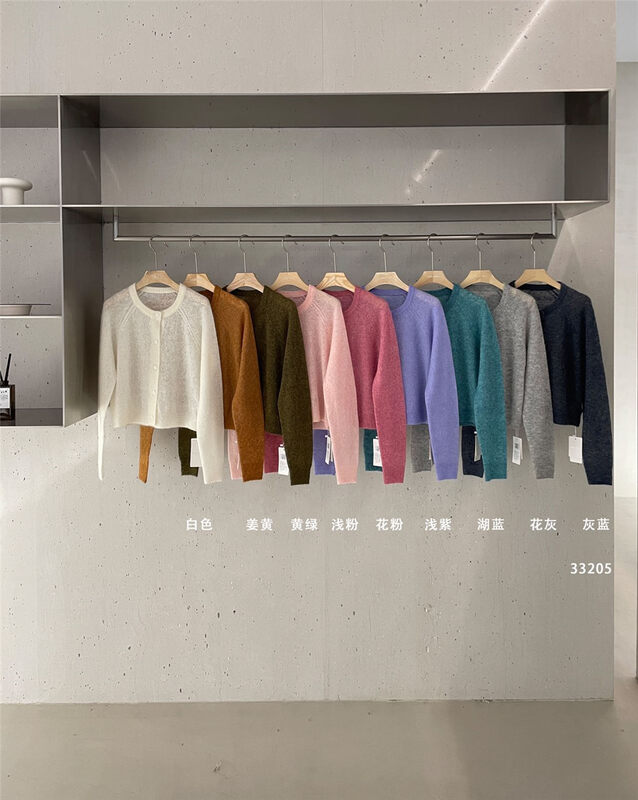 【CLEAN SPACE】Simple solid color short knitted cardigan 50% wool 33205