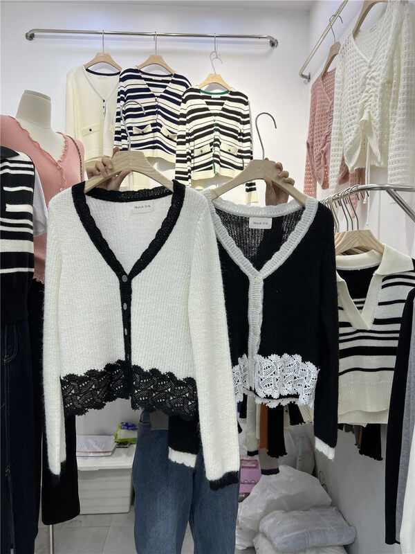 New in early autumn!【MARCH 11TH】Korean style contrast color edge lace hem knitted cardigan 8803# HYY