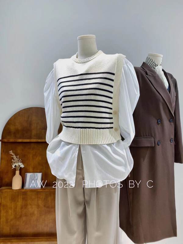 New in early autumn!  [C Ouni] Casual and simple color contrast round neck knitted vest/sling C702-9M2309642231# GYJ