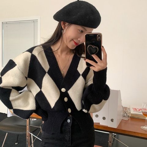 Lingge sweater women's autumn and winter short top  new design sense small V-neck knitted cardigan coat