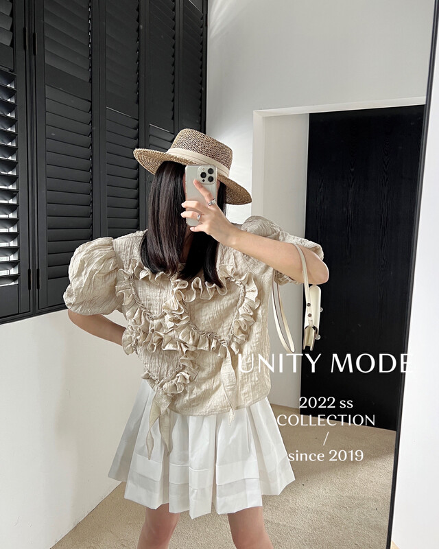 【UNITY】Pleated Heart Puff Sleeve Shirt Women's Top 8031-1
