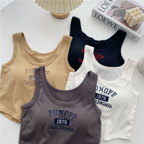 *Real shooting does not reduce the price ~ high-quality running volume price explosion model 1976 embroidered vest slim fit and thin short top women