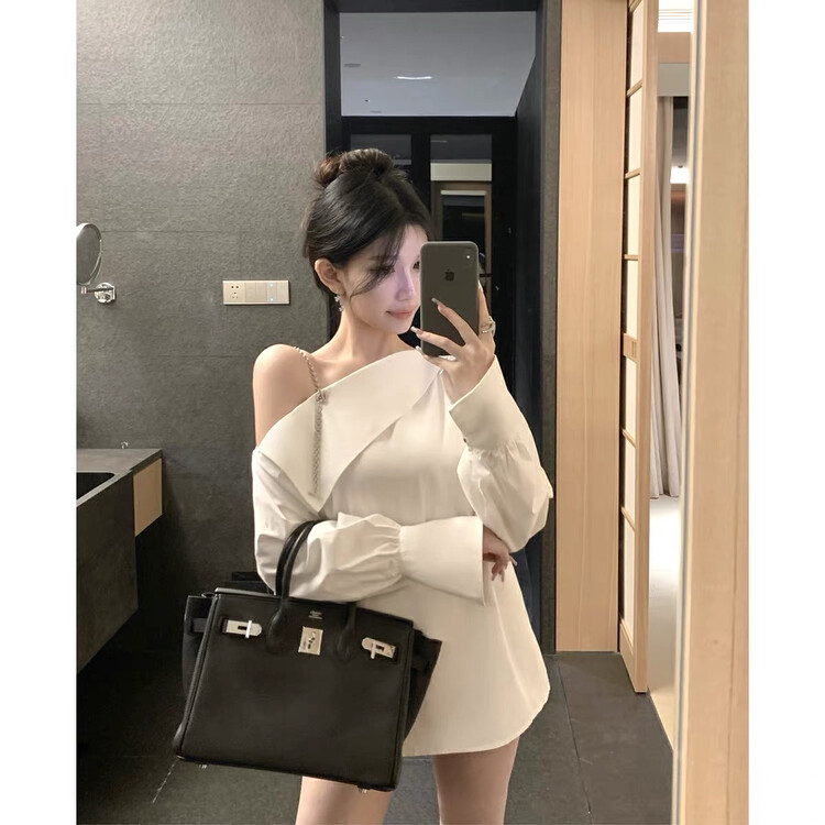 New in early autumn! [RASION] Off-the-shoulder careful machine white design all-match casual long-sleeved shirt (with chain) 5326# LSL