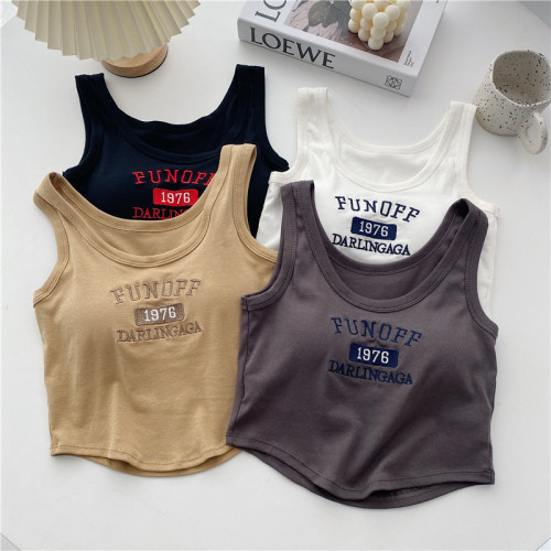 *Real shooting does not reduce the price ~ high-quality running volume price explosion model 1976 embroidered vest slim fit and thin short top women