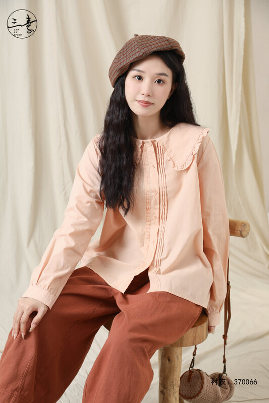 [Original Sansu clothing product] Simple temperament literary fan fungus shirt 370066