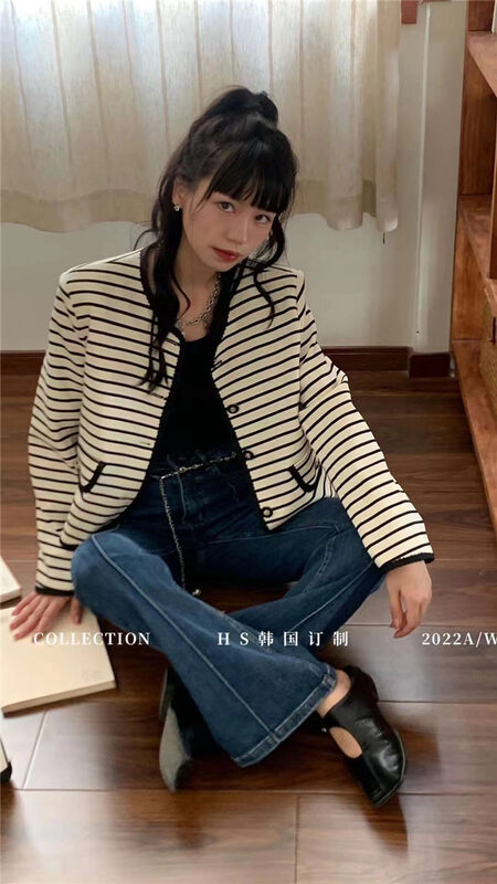Early autumn new style! [HS Korea Custom] Temperament Xiaoxiang Wind Round Neck Striped Short Jacket (Tops Only) 98706# HJY