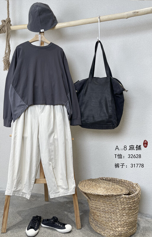 [Original Sansu clothing product] Casual stitching fake two-piece back door ban long-sleeved T-shirt 32628