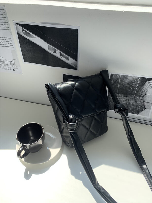 【DOUBLE C】Simple and high-quality texture all-match shoulder bag 8052# CYQ