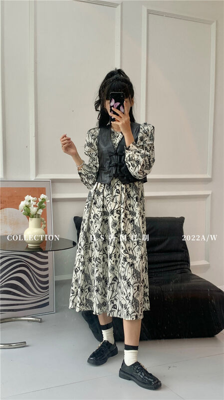 New in autumn! [HS Korea custom] temperament buckle V-neck vest + round neck high waist dress suit 37105# HJY