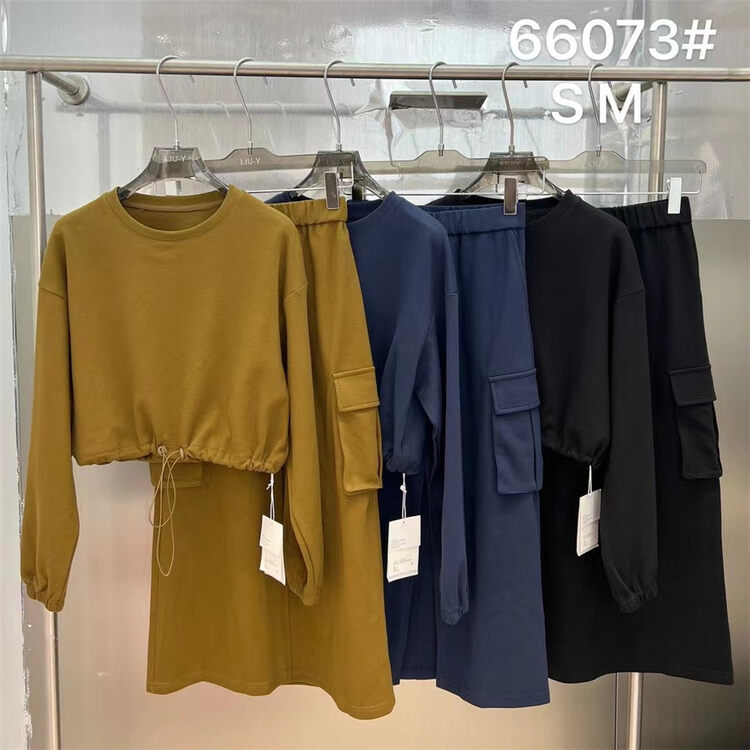 New in early autumn! [LIU-Y] Round neck solid color long-sleeved sweater + elastic waist large pocket skirt suit 66073# XJ