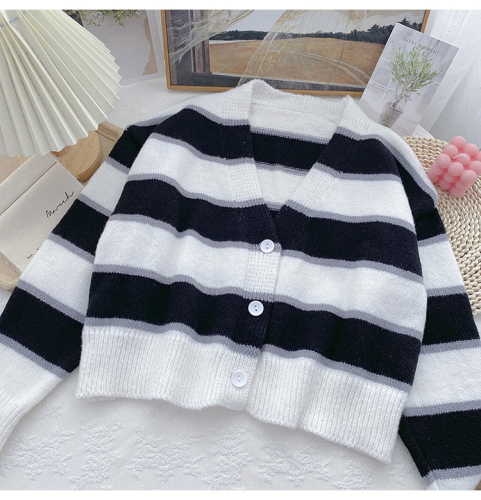 Contrast color striped knitted long-sleeved sweater women's spring and autumn style lazy style loose and thin outer layer short coat top