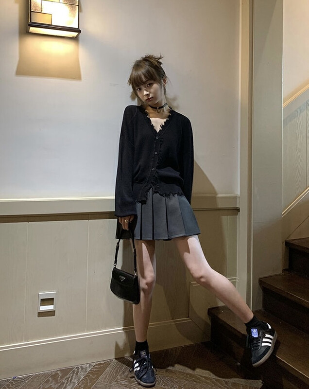 New in early autumn!【SAVAGE】French V-neck single-breasted knitted cardigan E9369# WPL