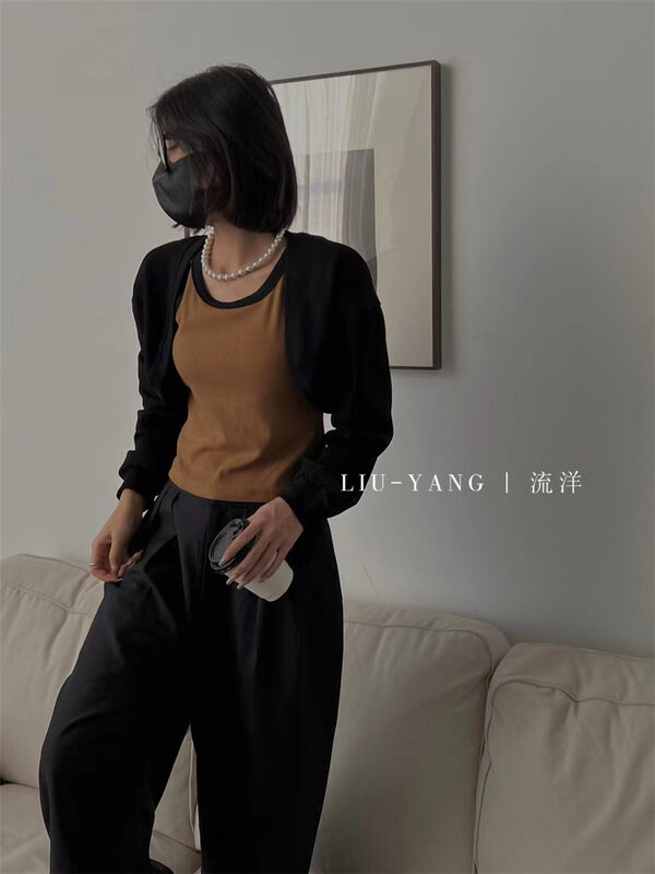 Autumn is new! [LIU-Y] short solid color small cardigan + inner color matching vest suit 18332# XJ