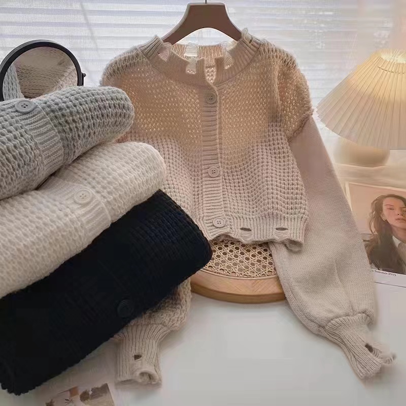 Korean style fashion sweater women's autumn temperament all-match coat autumn new design sense lantern sleeve hole short top