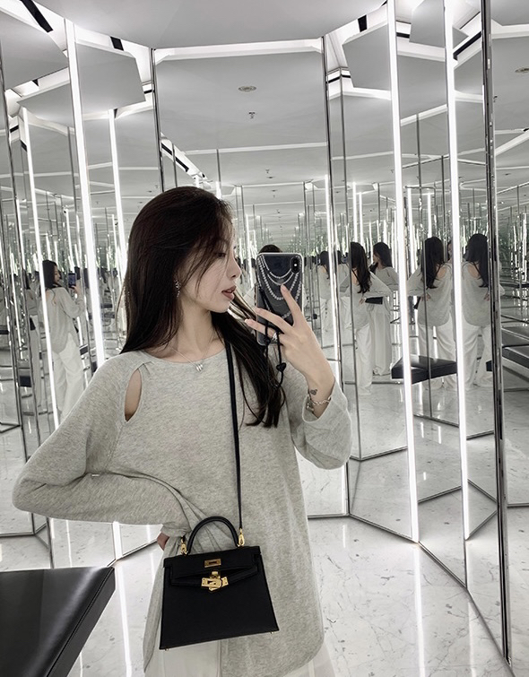 New in early autumn!【SAVAGE】French Lazy Style Off-Shoulder Off-Back Curved Design Warm Sweater E9320# WPL