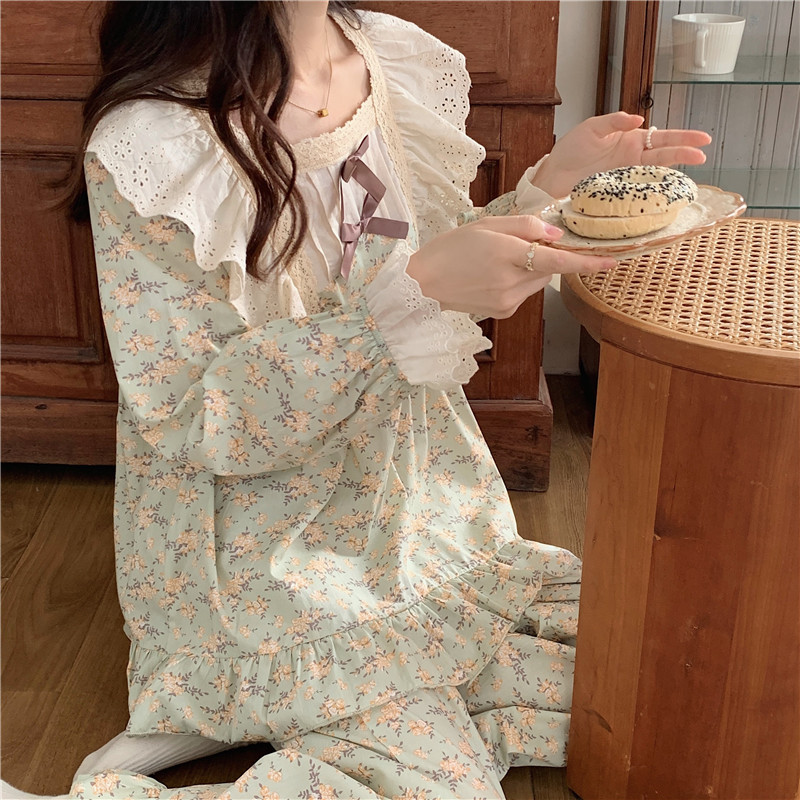 Real shooting real price Korean version of sweet cotton small floral sweet lace outer wear program trousers princess style pajamas suit